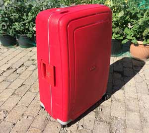 31 inch Red Samsonite Scure suitcase